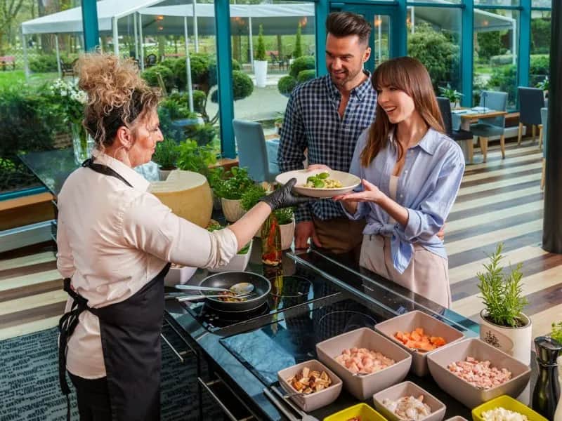 Gdzie zjeść w Ciechocinku? Odkryj najlepsze restauracje i dania