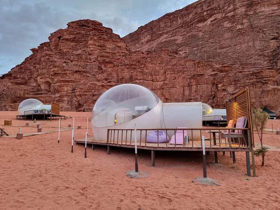 Gdzie rezerwować noclegi, aby uniknąć ukrytych kosztów i oszczędzić?