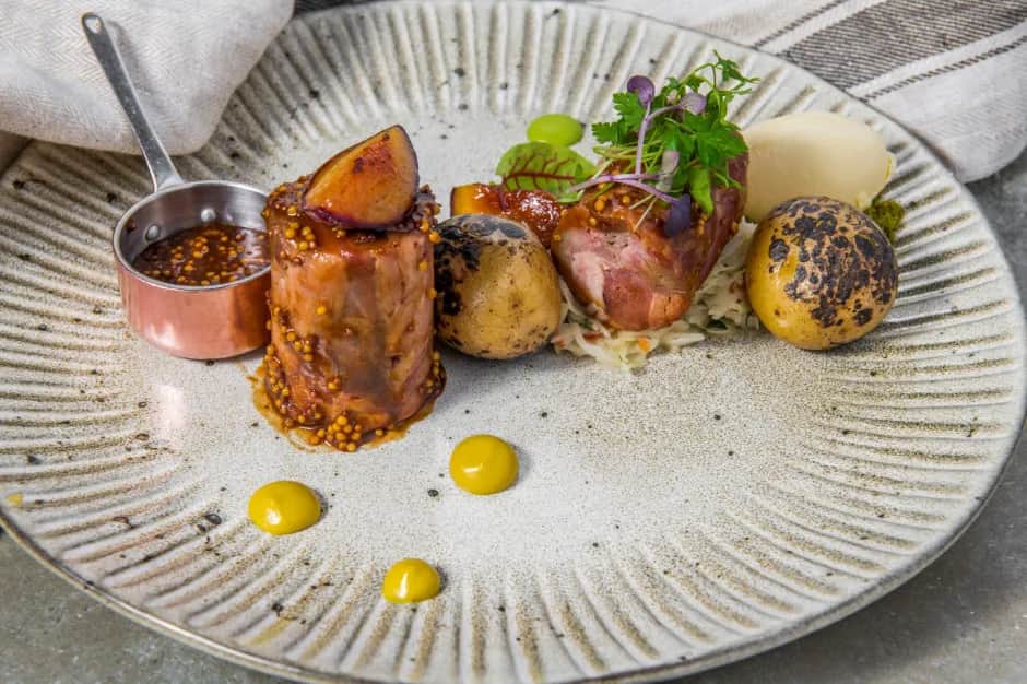 Gdzie zjeść w Łazienkach Królewskich? Odkryj najlepsze miejsca na posiłek