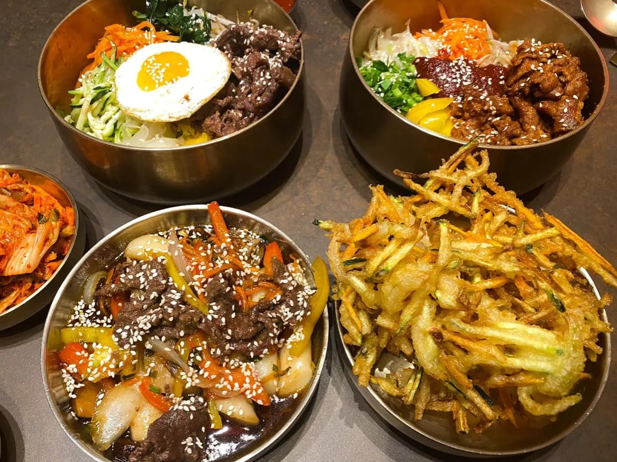 Gdzie zjeść w Poznaniu? Odkryj najlepsze miejsca na smaczne dania