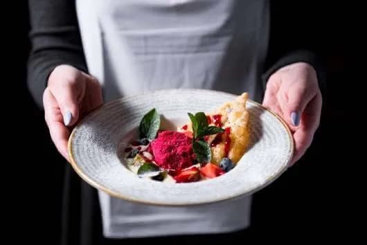 Gdzie zjeść w Janowie Podlaskim? Sprawdzone restauracje, które musisz odwiedzić