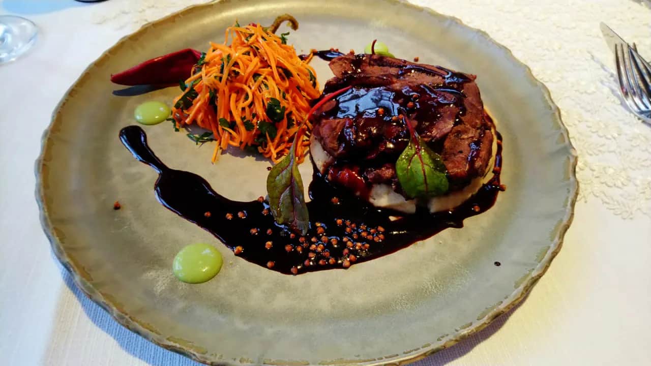 Gdzie zjeść w Krynicy-Zdroju? Odkryj najlepsze lokalne smaki