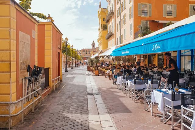 Gdzie zjeść w Nicei? Najlepsze miejsca na pyszne jedzenie