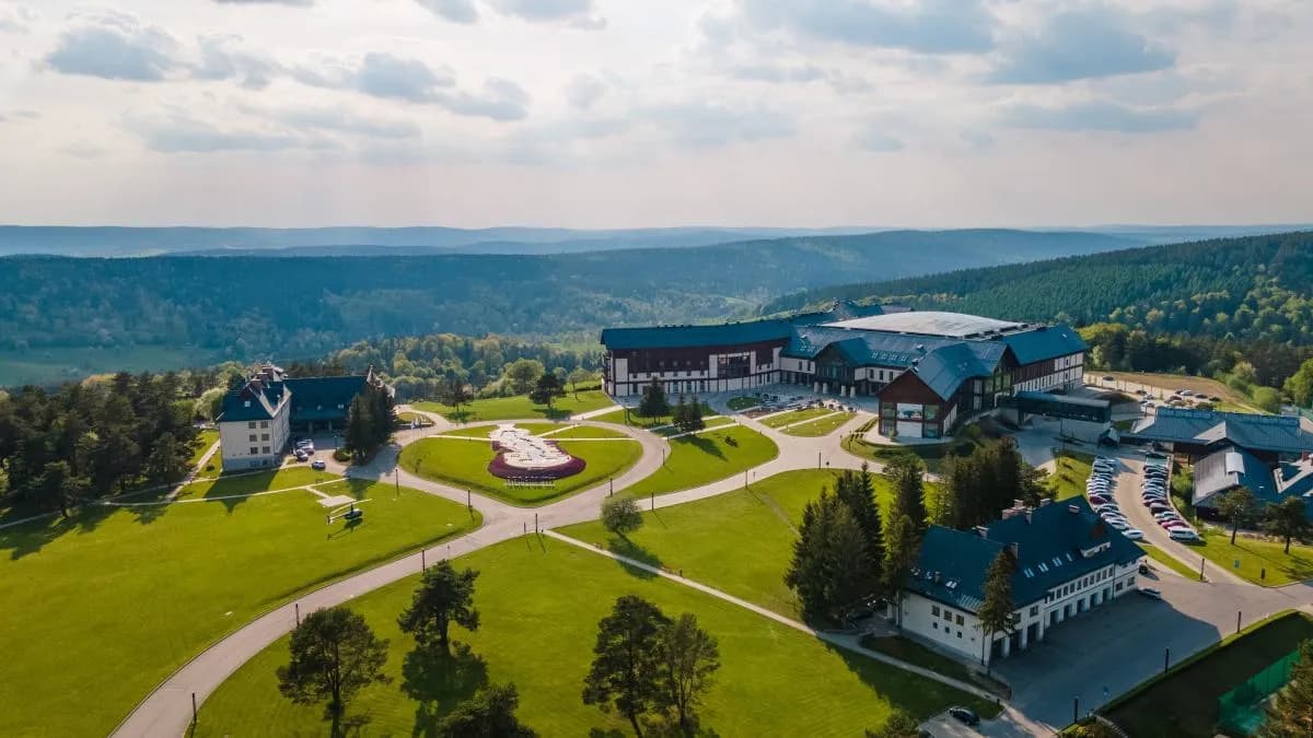 Kto jest właścicielem hotelu Arłamów? Poznaj interesującą historię