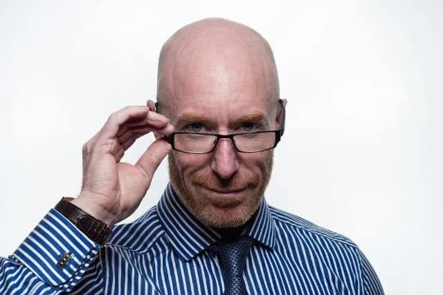 Ile zarabia dyrektor hotelu? Zaskakujące fakty o wynagrodzeniach