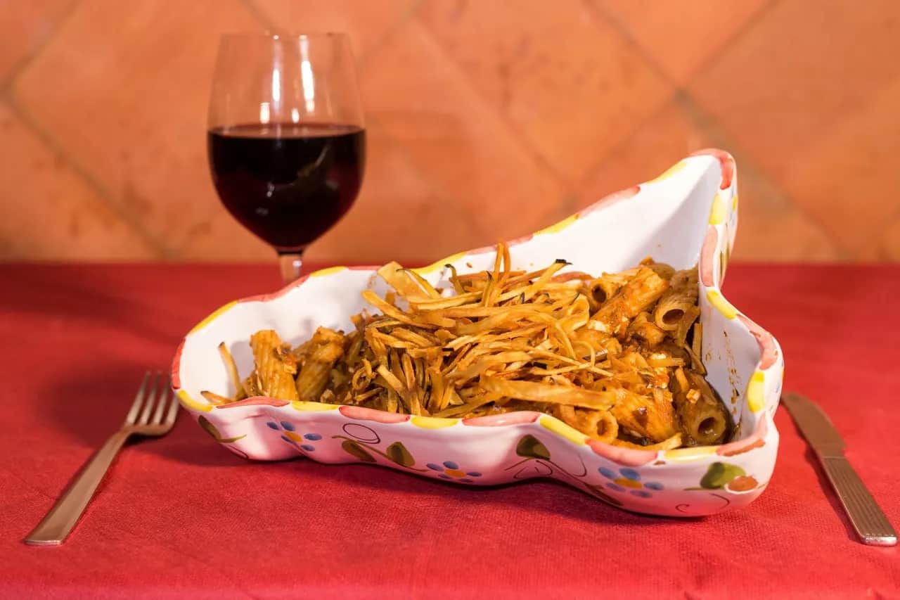 Gdzie zjeść w Katanii? Odkryj najlepsze lokalne restauracje i smaki