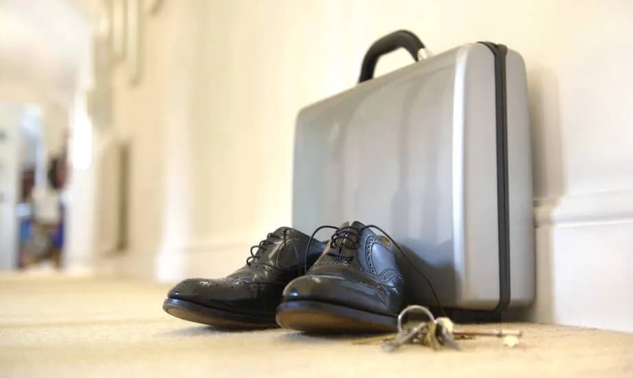 W jakich butach chodzić po hotelu, by czuć się komfortowo i stylowo?