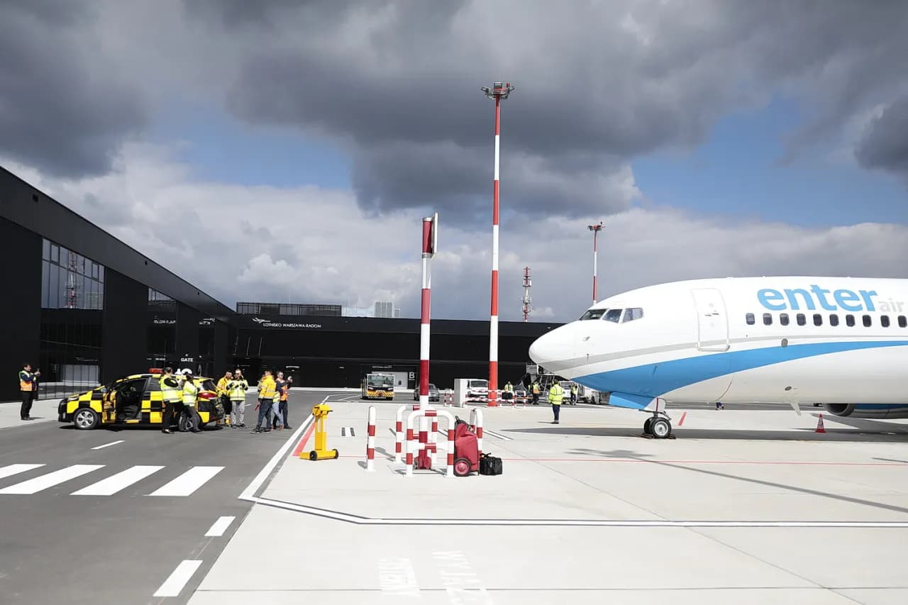 Lotnisko w Radomiu kiedy otwarcie - poznaj datę i szczegóły pierwszych lotów