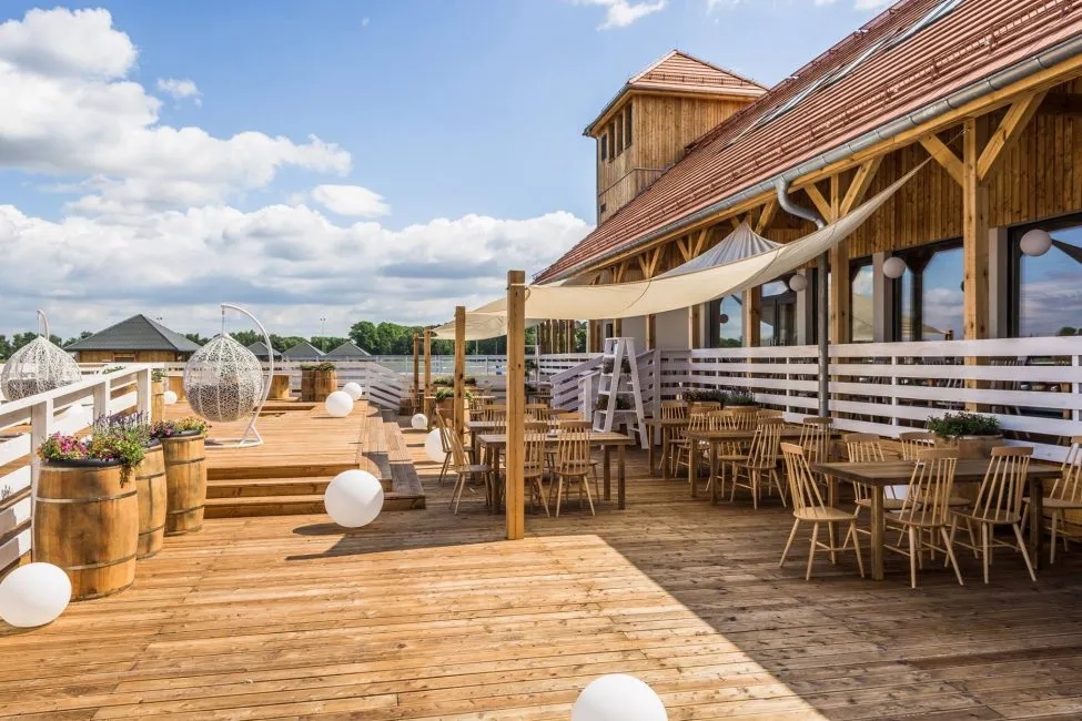 Gdzie zjeść przy Stawach Milickich? Najlepsze lokalne restauracje